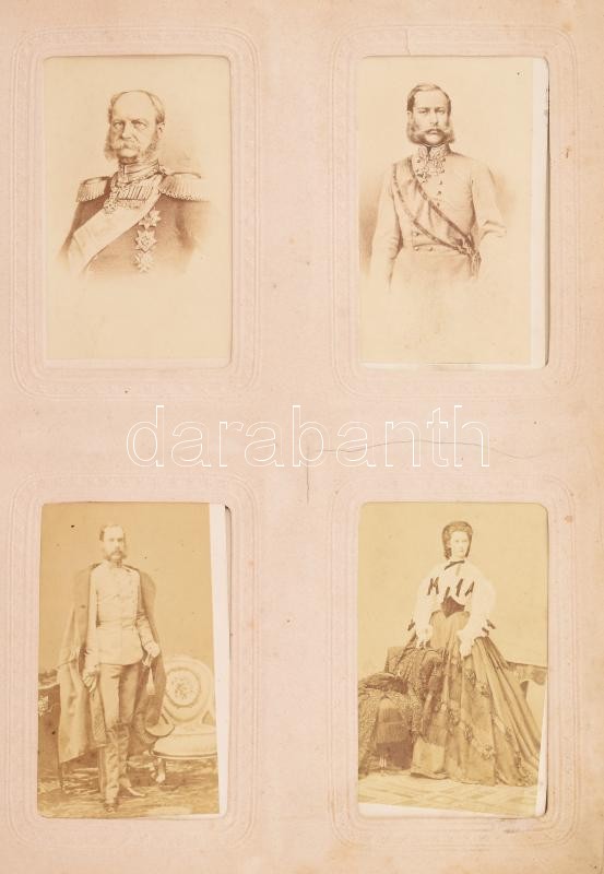 cca 1860 - 1900 Báró Hagen porosz főúri család fotóalbuma, 13 tábla táblán 103 fotóval, (táblánként 2x4 fotó, 1 hiánnyal. Benne számos főrenddel, főtisztekkel, és más érdekes személyek fotóival, több műteremből, köztük német, osztrák műtermek munkáival, d - Image 2