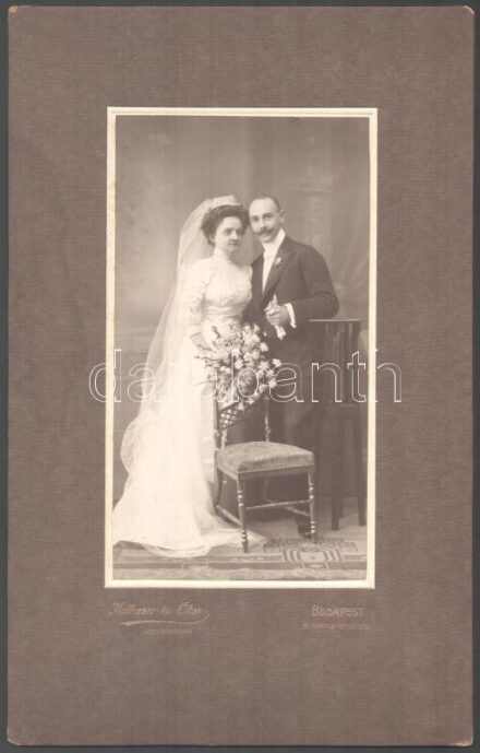 cca 1925 Budapest, Hollenzer és Okos fényképészek műtermében készült, keményhátú vintage fotó, 30x19 cm