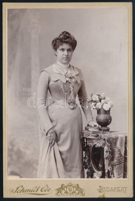 cca 1902 Budapest, Schmidt Ede fényképészeti műtermében készült, keményhátú vintage fotó, 16,4x11 cm