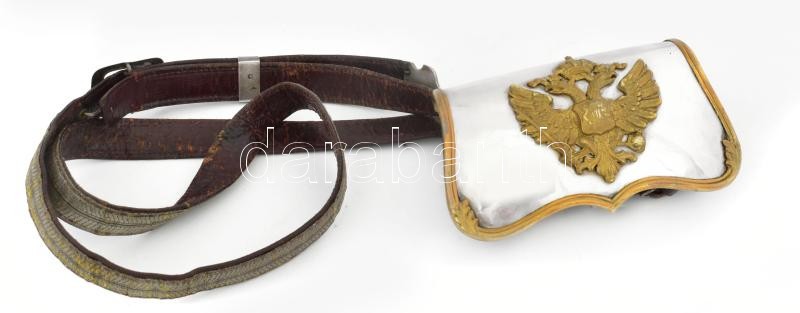 Osztrák-magyar lovassági tiszti tölténytáska, patrontáska (kartus). Fadoboz bordó bőrbevonattal, ezüst (Ag) lemezekkel és szerelékekkel, fedelén réz szegéllyel és osztrák kétfejű sassal díszítve, eredeti szíjjal. XIX. sz. vége-XX. sz. eleje. A fedél belső - Image 2