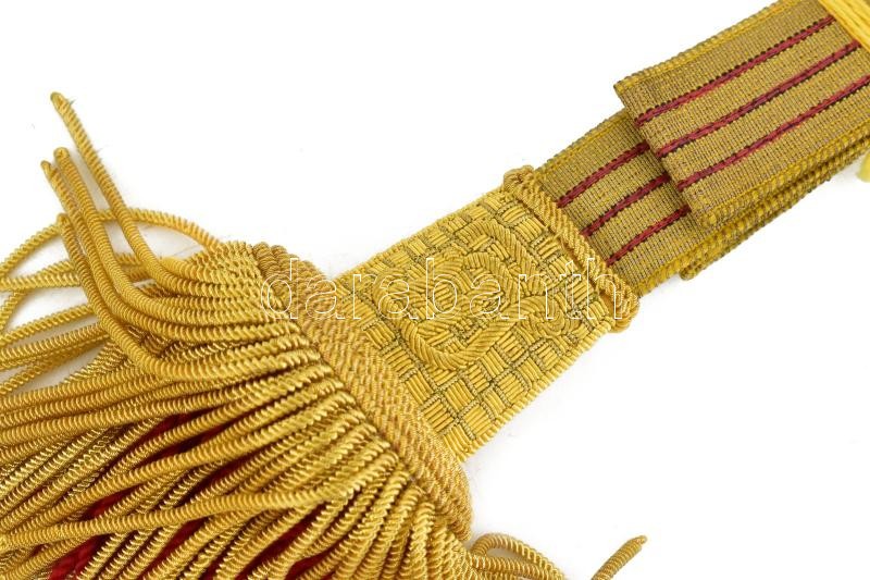 Osztrák-Magyar Monarchia, FJI (I. Ferenc József) tiszti kardbojt, a szalagon aranyszín alapon három vörös csíkkal, a bojton vörös zsinórok felett aranyszínű fémszálakkal, szép állapotban / Austro-Hungarian Monarchy, officer's sword knot, in good - Image 2