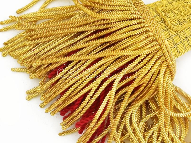 Osztrák-Magyar Monarchia, FJI (I. Ferenc József) tiszti kardbojt, a szalagon aranyszín alapon három vörös csíkkal, a bojton vörös zsinórok felett aranyszínű fémszálakkal, szép állapotban / Austro-Hungarian Monarchy, officer's sword knot, in good - Image 3