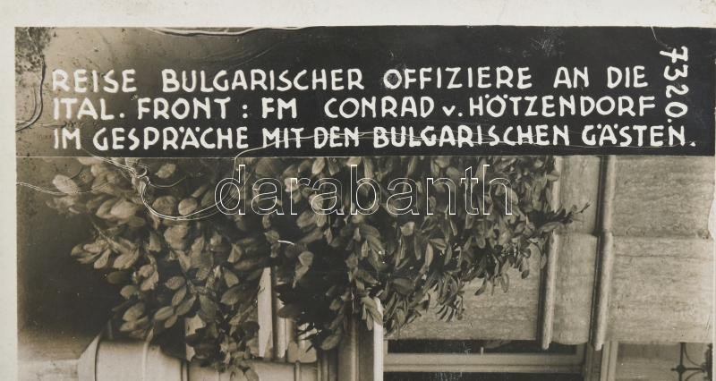 cca 1916 Bolgár tisztek az olasz fronton Conrad Hötzendorf tábornokkal Fotó, kartonra kasírozva / Bulgarian officers with General Conrad Hötzendorf Austro-Hungarian officer Photo on cardboard 17x12 cm - Image 2