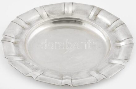Ezüst (Ag) art deco tálca jelzett, dianás jelzéssel, mesterjegyes GTM 437 g d:29 cm