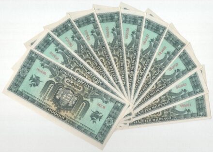 1946. 100.000MP (11x) sorszámkövetők "B 239 065051 - B 239 065061" T:AU / Hungary 1946. 100.000 Milpengő (11x) consecutive serials "B 239 065051 - B 239 065061" C:AU Adamo P30