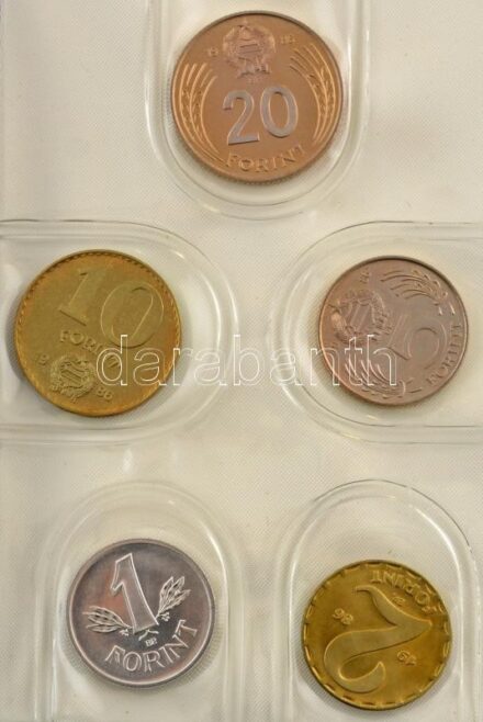 1986. 2f-20Ft (10xklf) forgalmi sor, "Magyar Népköztársaság - forgalmi érméi" feliratú királykék műbőrtokban T:UNC Hungary 1986. 2 Fillér - 20 Forint (10xdiff) coin set in royal blue faux leather case, with "Magyar Népköztársaság - forgalmi érméi (Circula