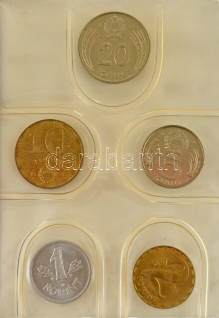 1986. 2f-20Ft (10xklf) forgalmi sor, "Magyar Népköztársaság - forgalmi érméi" feliratú kék műbőrtokban T:UNC Hungary 1986. 2 Fillér - 20 Forint (10xdiff) coin set in blue faux leather case, with "Magyar Népköztársaság - forgalmi érméi (Circulating coins o