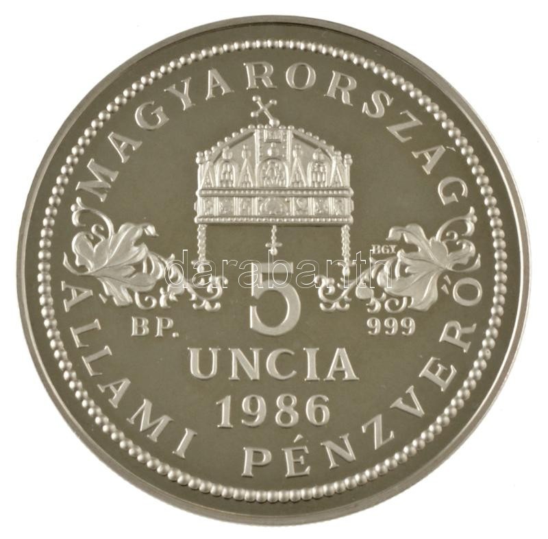 Bognár György (1944-) 1986. "Magyarország - Állami Pénzverő - 5 uncia 1986" Ag emlékérem dísztokban (156,69g/0.999/65mm) T:AU (PP) ujjlenyomatos / Hungary 1986. "Hungary - National Mint - 5 uncia 1986" Ag commemorative medallion in case (156,69g/0.999/65m - Image 2