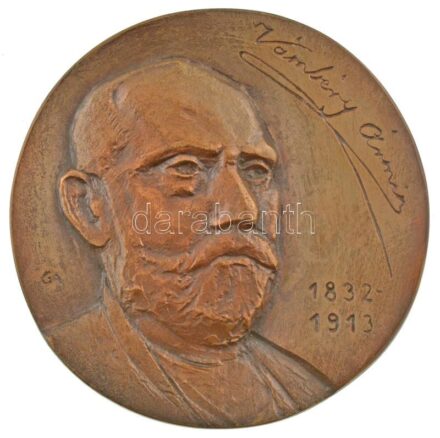 Gál András (1951-) 1982. "Vámbéry Ármin 1832-1913 / Kőrösi Csoma Társaság 1982" nagyalakú bronz emlékplakett, eredeti dísztokban (101mm) T:UNC / Hungary 1982. "Ármin Vámbéry 1832-1913 / The Kőrösi Csoma Society 1982" large-size bronze plaque in original d