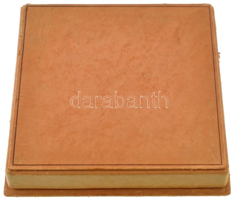 Kiss Sándor (1925-1999) DN "Bartók Béla 1881-1945" egyoldalas bronz emlékplakett, eredeti dísztokban (140mm) T:AU / Hungary ND "Bartók Béla 1881-1945" one-sided bronze commemorative plaque in original display case (140mm) C:AU - Image 2