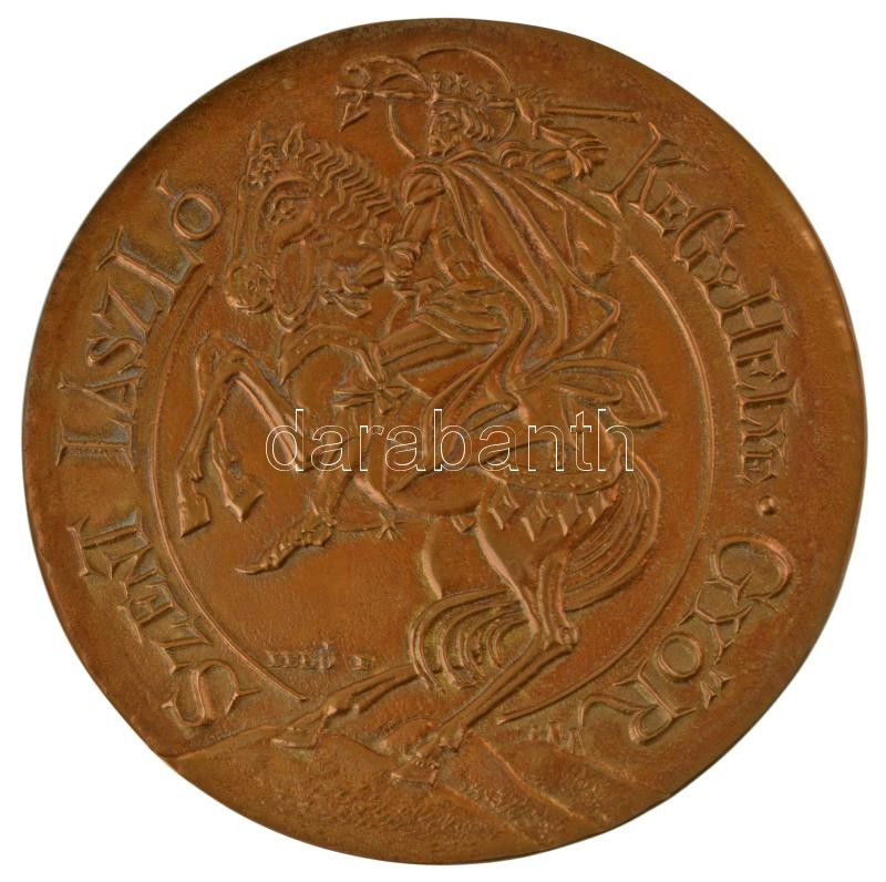 Lebó Ferenc (1960-) DN "Szent László kegyhelye, Győr / Győr barátainak köre Budapesten - alapítva 1987" kétoldalas, nagyméretű bronz emlékplakett dísztokban (128mm) T:UNC akasztónyom a peremen / Hungary ND "Szent László kegyhelye, Győr / Győr barátainak k