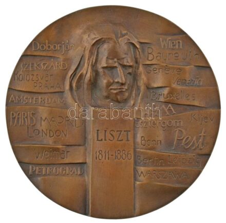 Szentirmai Zoltán (1941-) 1986. "Liszt Ferenc 1811-1886 / Emlékezetül 1986-ban" kétoldalas bronz plakett eredeti dísztokban (109mm) T:UNC / Hungary 1986. "Liszt Ferenc 1811-1886 / Emlékezetül 1986-ban (In Memoriam in 1986)" double-sided bronze plaque in o