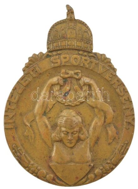 1935. "Magyar Királyi Zrínyi Ilona Tiszti Leánynevelő Intézet / Intézeti Sportverseny" bronz díjérem (59x42mm) T:XF kis ph. / Hungary 1935. "Hungarian Royal Ilona Zrínyi Girls' Education Institute / Institutional Sport Competition" bronze award medal (59x