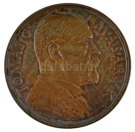Csehszlovákia 1935. "Tomas G. Masaryk elnök 85. születésnapja" Ag emlékérem, peremén jelzett, dísztokban. Szign.: O. Spaniel (29,83g/0.987/42mm) T:AU patina Czechoslovakia 1935. "85th Anniversary - Birth of Tomas G. Masaryk" Ag commemorative medallion, ha