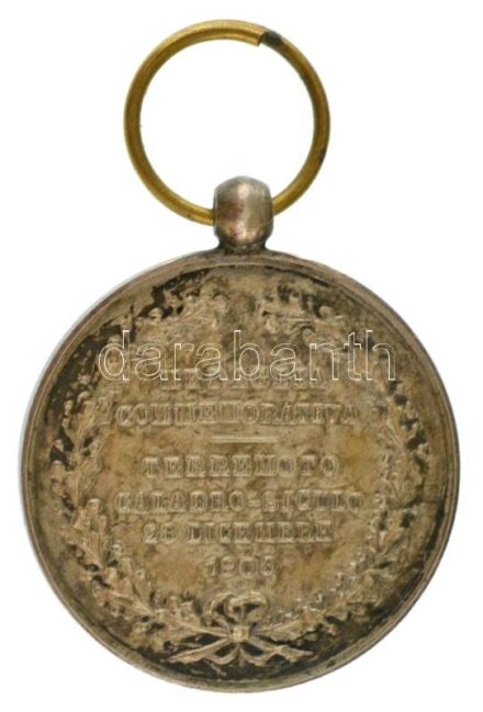 Olaszország ~1910. "III. Viktor Emánuel / Az 1908-as messinai földrengés emlékére" jelzetlen Ag medál (2,35g/18mm) T:AU / Italy ~1910. "Vittorio Emanuele III / Commemorating the earthquake of Messina in 1908" Ag commemorative medallion without hallmark. "