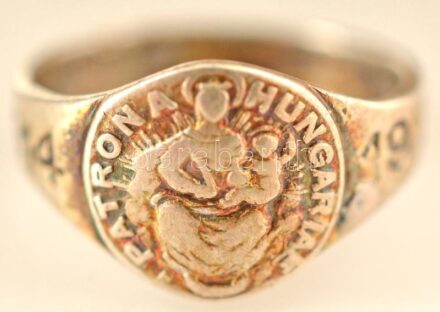 Osztrák-Magyar Monarchia ~1915."1914-1915" jelzett Ag propaganda gyűrű "W. Singer" gyártói jelzéssel, Patrona Hungariae ábrázolással (2,75g/50-es méret) / Austro-Hungarian Monarchy ~1915. "1914-1915" hallmarked Ag propaganda ring with "W. Singer" maker's