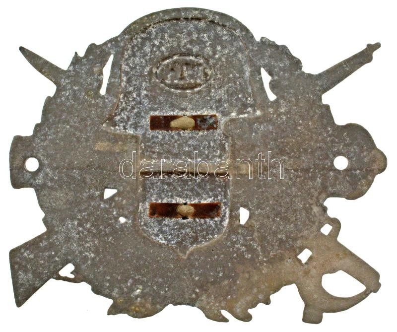 ~1930-1940. Magyar Honvédség Harckocsi jelvénye, zománcbetétes, csavarokkal rögzíthető, magyar címeres fém (az oxidáció jellegéből feltehetően Zn) jelvény. Kétoldalt a hadsereg három fegyvernemének (gyalogság, tüzérség, lovasság) jelképeivel, hátoldalon " - Image 2