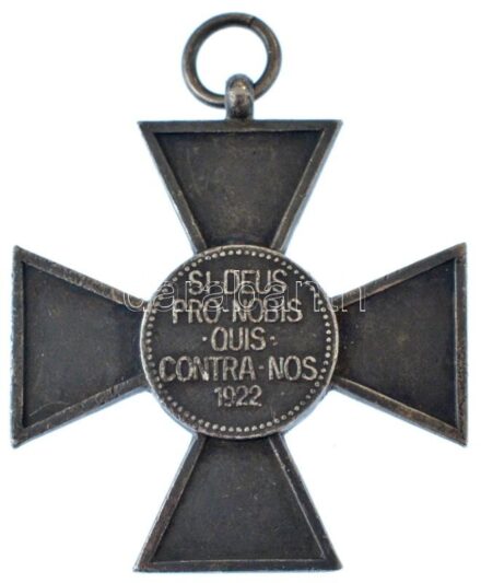 1935. "Magyar Ezüst Érdemkereszt" jelzetlen Ag kitüntetés mellszalag nélkül T:XF karc, ph. / Hungary 1935. "Hungarian Silver Cross of Merit" unmarked Ag decoration without ribbon C:XF scratch, edge error NMK 386.