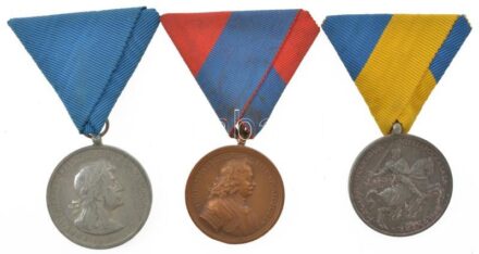 1938. "Felvidéki Emlékérem - II. Rákóczi Ferenc" bronz emlékérem mellszalaggal + 1940. "Erdélyi részek felszabadulásának emlékére" cink emlékérem mellszalaggal. Szign.:BERÁN + 1941. "Délvidéki Emlékérem" cink emlékérem mellszalaggal. Szign.: BERÁN L. T:AU