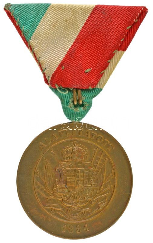 1884. "A Magyar Országos Tűzoltó Szövetség 5 éves Szolgálati Érme" bronz kitüntetés mellszalagon T:XF / Hungary 1884. "Service medal for the Hungarian National Fireman's Alliance - 5 years" bronze decoration on ribbon C:XF