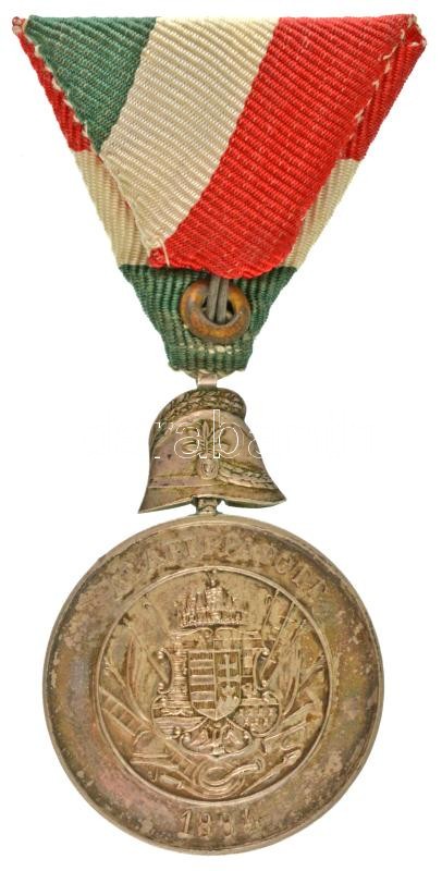 1884. "A Magyar Országos Tűzoltó Szövetség 20 éves Szolgálati Érme" jelzetlen Ag kitüntetés mellszalaggal T:XF patina / Hungary 1884. "Service medal for the Hungarian National Fireman's Alliance - 20 years" Ag decoration without hallmark on ribbon C:XF