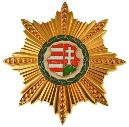 1948. "A Kossuth-érdemrend I. osztályának csillaga" aranyozott és zománcozott tombak csillag hátlapon "MÁPV" jelzéssel, sorszám nélkül, későbbi, nem adományozott darab (81mm) T:UNC Hungary 1948. "Kossuth Order, Star of the 1st Class" gold plated and ename