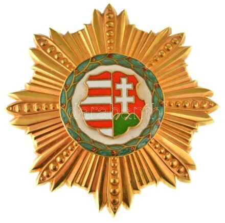 1948. "A Kossuth-érdemrend II. osztálya" aranyozott és zománcozott tombak csillag hátlapon "MÁPV" jelzéssel, sorszám nélkül, későbbi, nem adományozott (61mm) T:UNC Hungary 1948. "Kossuth Order, 2nd Class" gold plated and enamelled tombac star with "MÁPV"