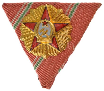 1949. "Magyar Népköztársasági Érdemrend I. fokozatának kisdíszítménye az V. fokozat szalagján T:AU / Hungary 1949. Order of Merit of the Hungarian People's Republic, 1st Grade's Small Decoration on the ribbon of the 5th grade C:AU NMK 529.