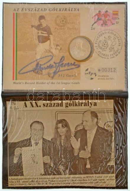 Bognár György (1944-) 1996. "Puskás Ferenc / Az évszázad gólkirálya" Ag emlékérem (12,1g/0.999/30mm) sorszámozott "00312" bélyeges borítékon, Puskás Ferenc saját kezű aláírásával T:PP kis patina / Hungary 1996. "Puskás Ferenc / Az évszázad gólkirálya (Fer